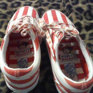 pre-owned where's waldo vans sneakers